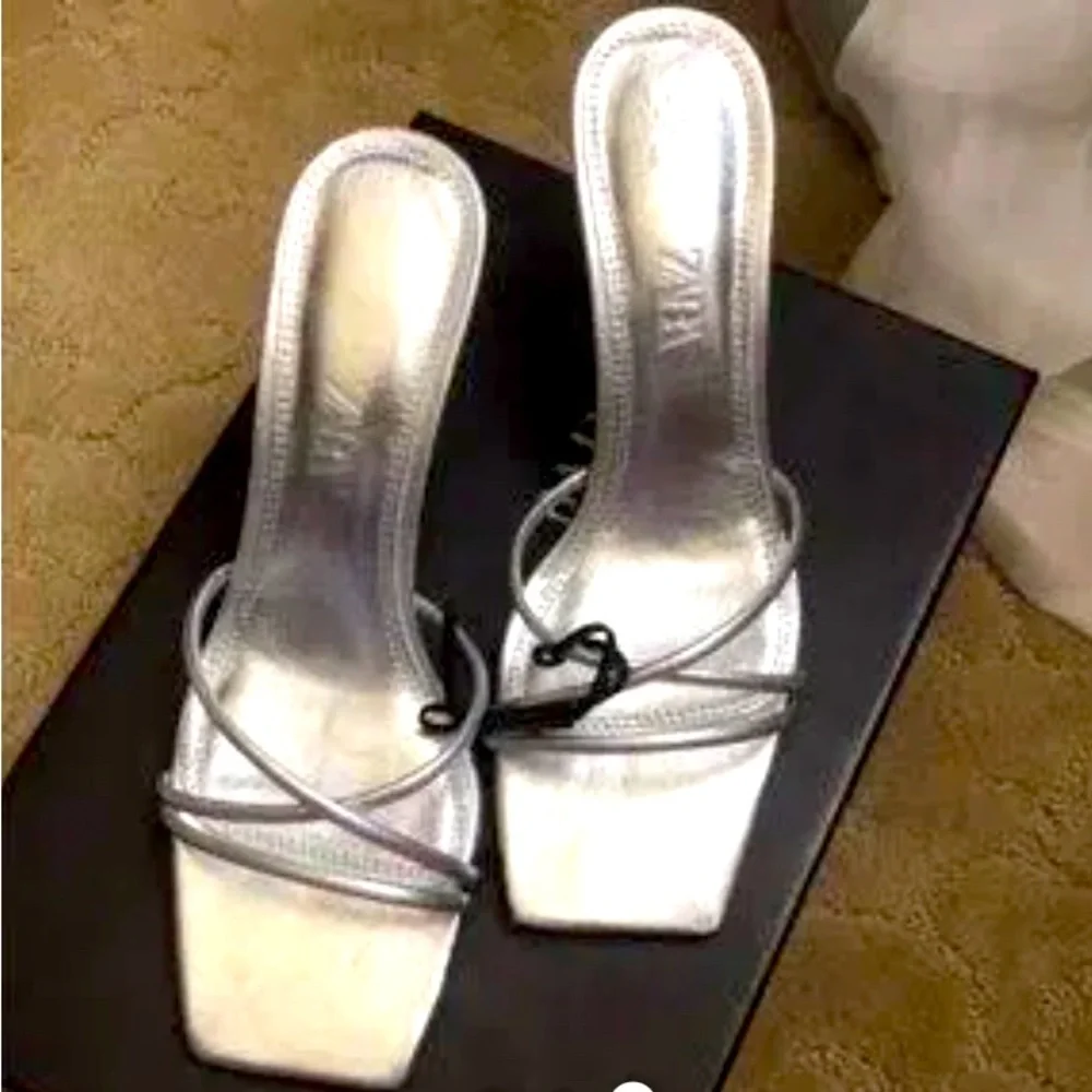 ZARA Beautiful Metallic Silver Slip On Front Strap Stiletto🔥🔥🔥 - Picture 4 of 12